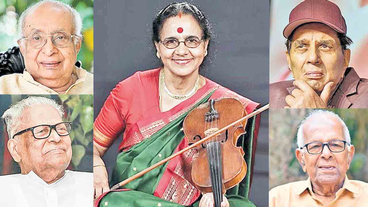 ధర్మేంద్రకు పద్మ విభూషణ్‌.. గణతంత్ర దినోత్సవం సందర్భంగా పద్మ అవార్డులు ప్రకటించిన కేంద్రం