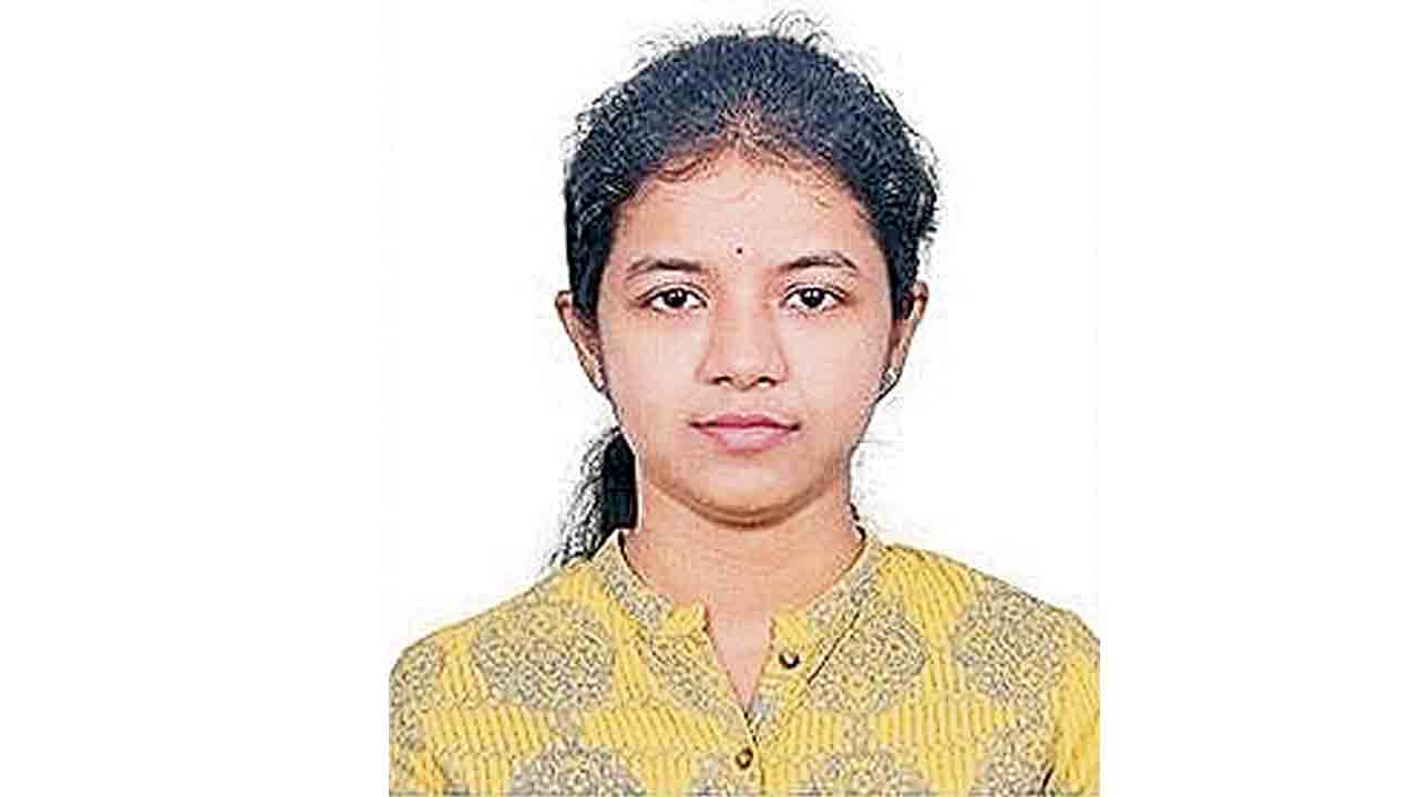 లిఖితకు ఆలిండియా మూడో ర్యాంక్‌.. సూపర్‌ స్పెషాలిటీ ప్రవేశ పరీక్షలో..