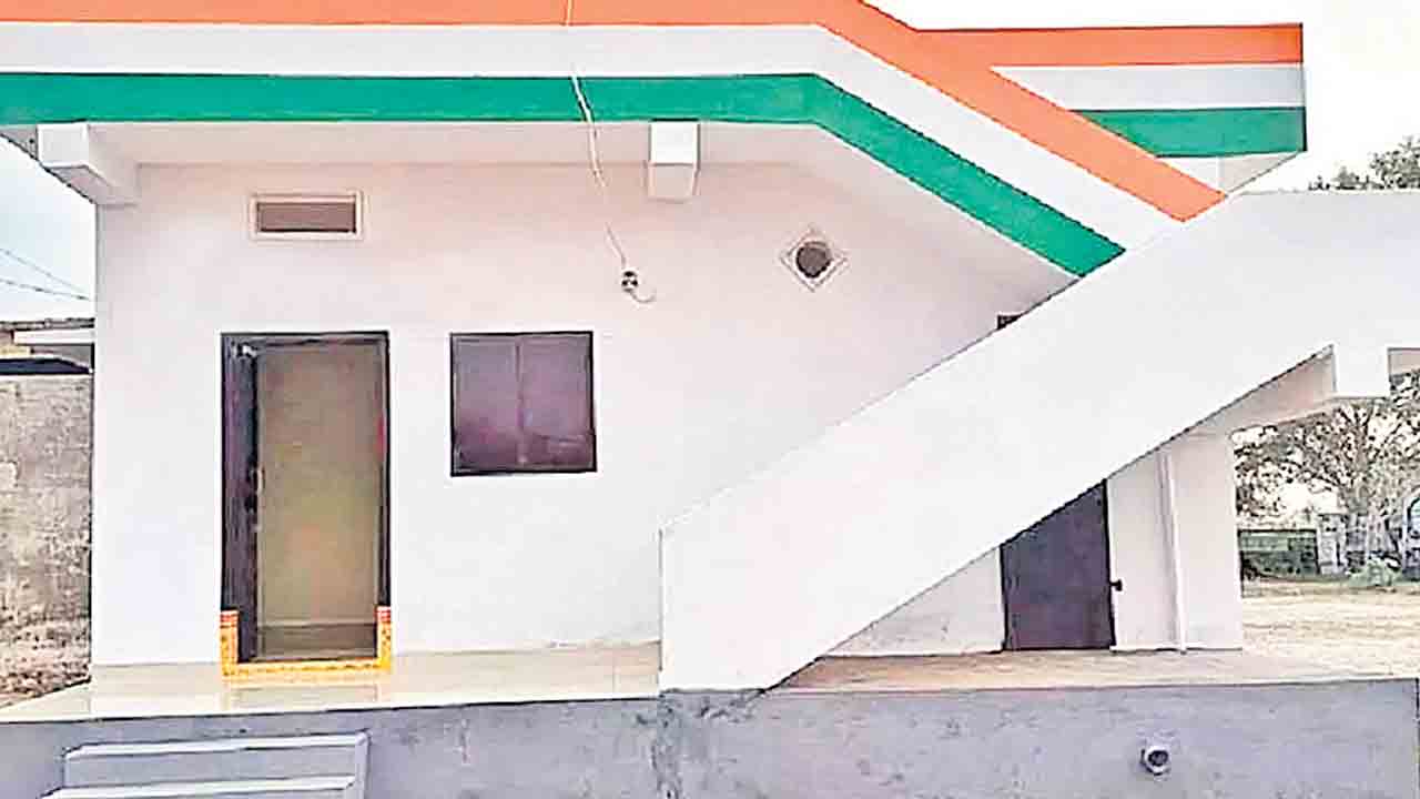 పట్టణ పేదలకు ‘ఇందిరమ్మ’ మొండిచేయి!