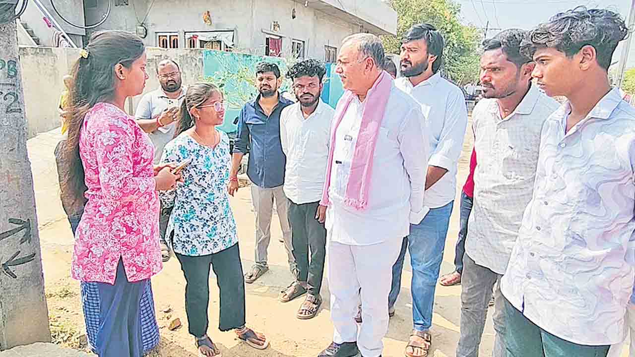 కాంగ్రెసోళ్లు ఇందిరమ్మ ఇల్లు ఇవ్వట్లే!