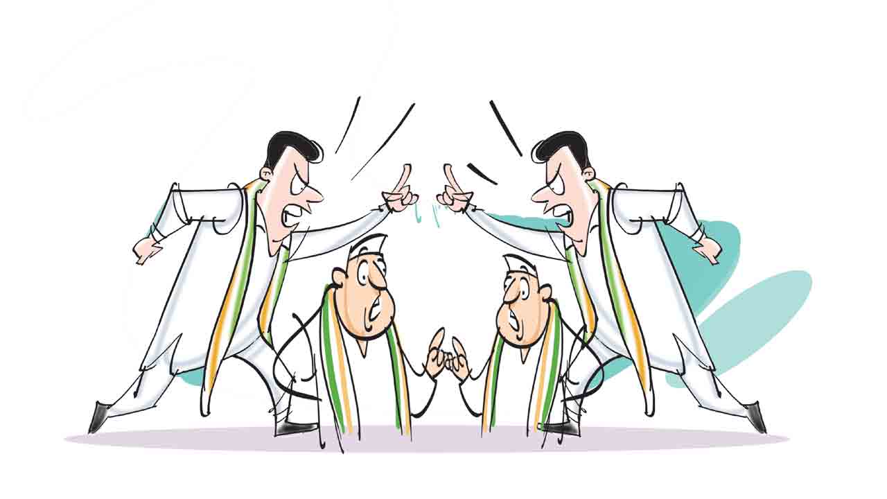 కుమ్ములాటలతో పాలన కుదేలు