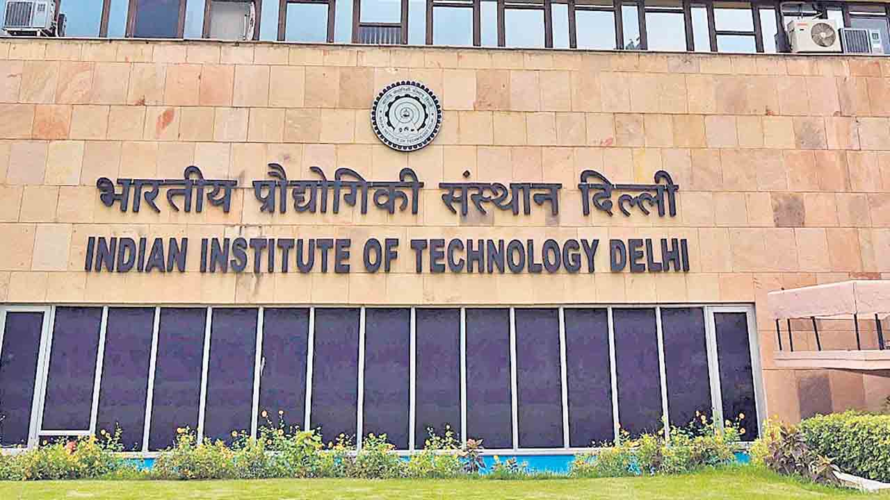 ఫ్లిప్‌కార్ట్‌, జొమాటో వ్యవస్థాపకుల నుంచి, 270 మంది ఐఏఎస్‌ల దాకా..!