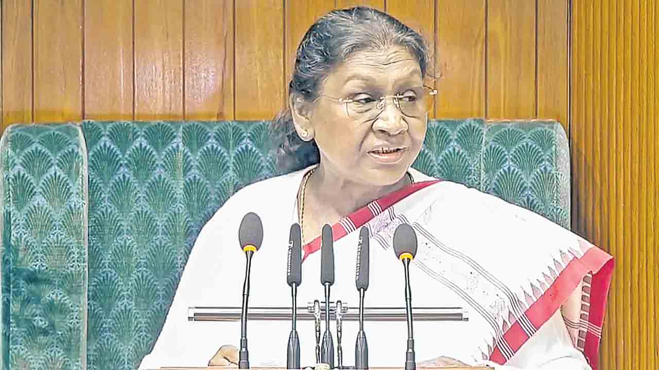 జాతీయాంశాలపై విభేదాలకు తావు లేదు.. బడ్జెట్‌ సమావేశాలు ప్రారంభం