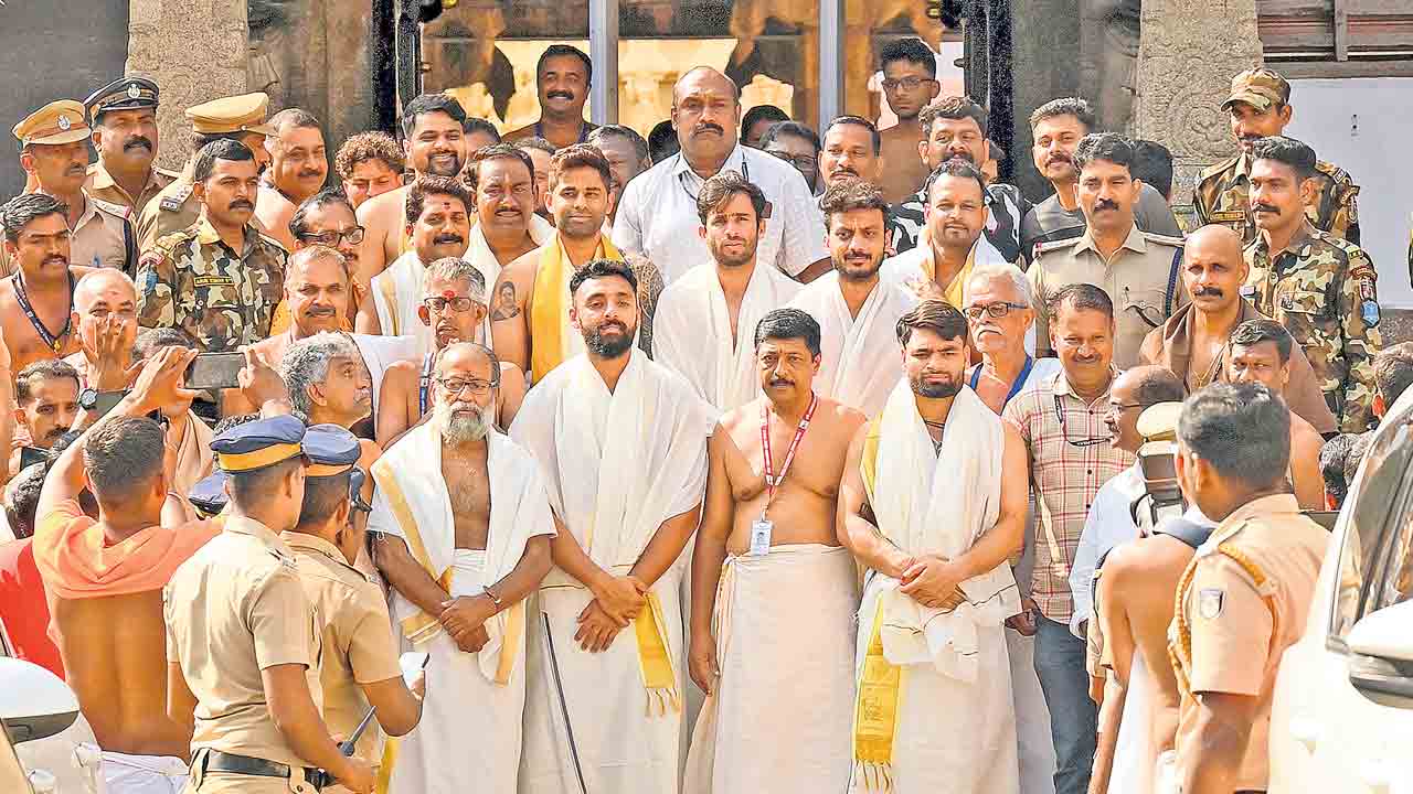 పద్మనాభ స్వామి సేవలో..