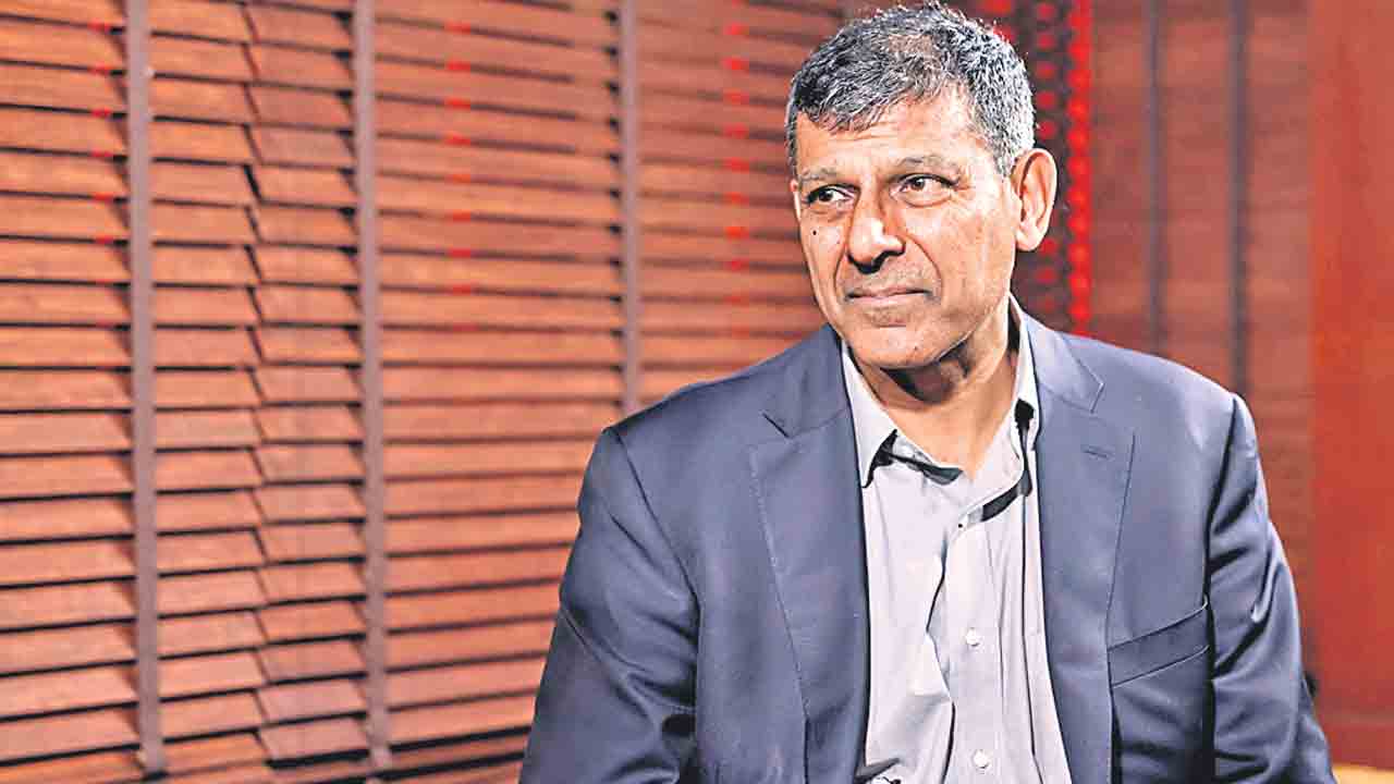 ప్రైవేట్‌ పెట్టుబడులు ఏవి.. దేశీయ కార్పొరేట్లు ముందుకొస్తేనే ఎఫ్‌డీఐలు