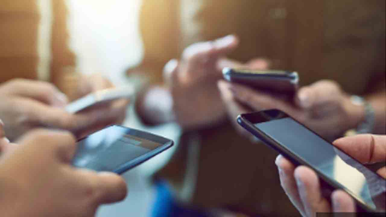 డిజిటల్‌ అడిక్షన్‌ యమ డేంజర్‌.. పెరుగుతున్న నిద్రలేమి, మానసిక సమస్యలు