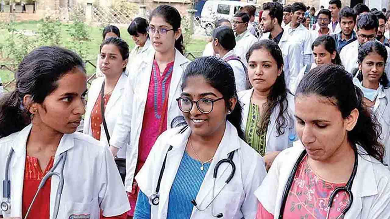 మెడికల్‌ పీజీ రిపోర్టింగ్‌ గడువు పెంపు