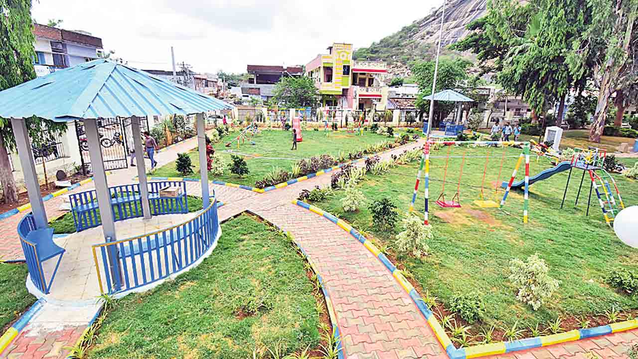 నాడు నిధుల వరద.. నేడు అవినీతి బురద.. బీఆర్‌ఎస్‌ హయాంలోనే భువనగిరి అభివృద్ధి