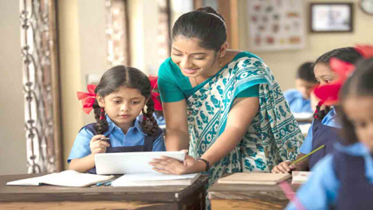 వచ్చే విద్యాసంవత్సరంలోనూ తెలుగు తప్పనిసరి