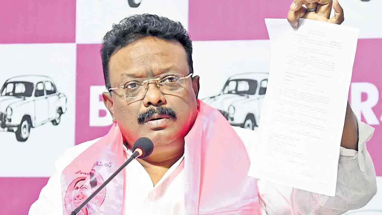 కమీషన్ల కోసం.. సినీపరిశ్రమపై జులుం