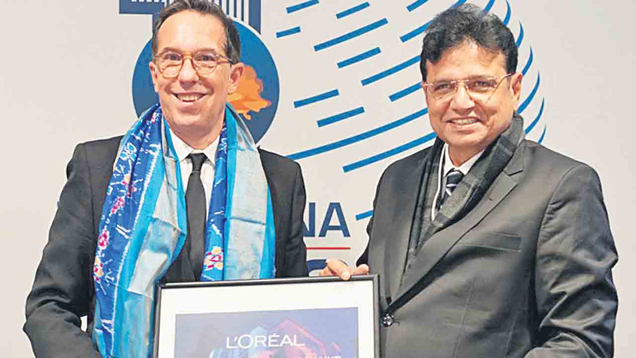 లోకల్‌ కంపెనీలతో గ్లోబల్‌ కలరింగ్‌!