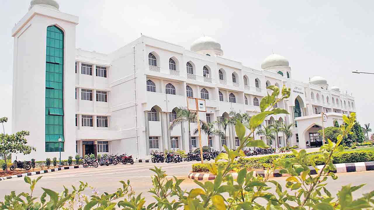 MANU | హెచ్‌సీయూ తర్వాత మరో వర్సిటీ భూములపై రేవంత్ సర్కార్ కన్ను.. 50 ఎకరాలు లాక్కునేందుకు ప్లాన్‌