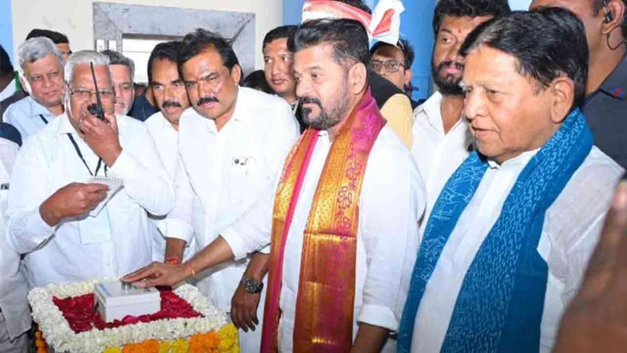 పాలమూరుతో సమంగా ఆదిలాబాద్‌కు నిధులు