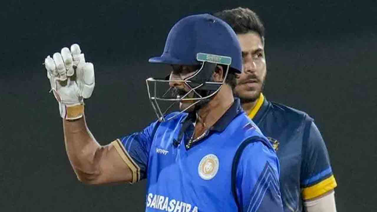 ఫైనల్లో సౌరాష్ట్ర విశ్వరాజ్‌ అజేయ సెంచరీ