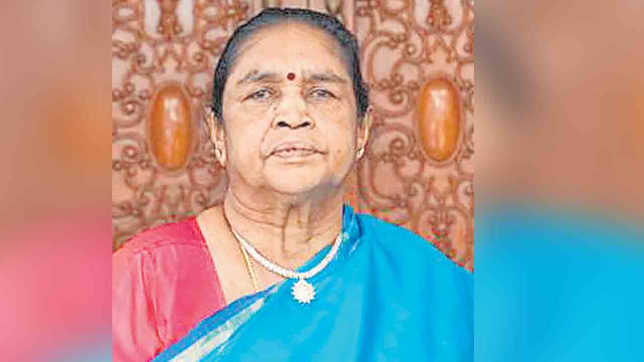 రోశయ్య సతీమణి శివలక్ష్మి కన్నుమూత