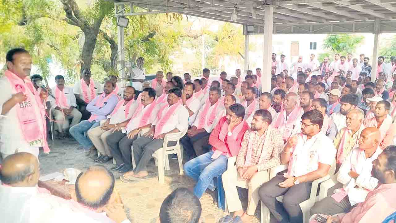 మున్సిపాలిటీల్లో బీఆర్‌ఎస్‌ సత్తా చాటాలి