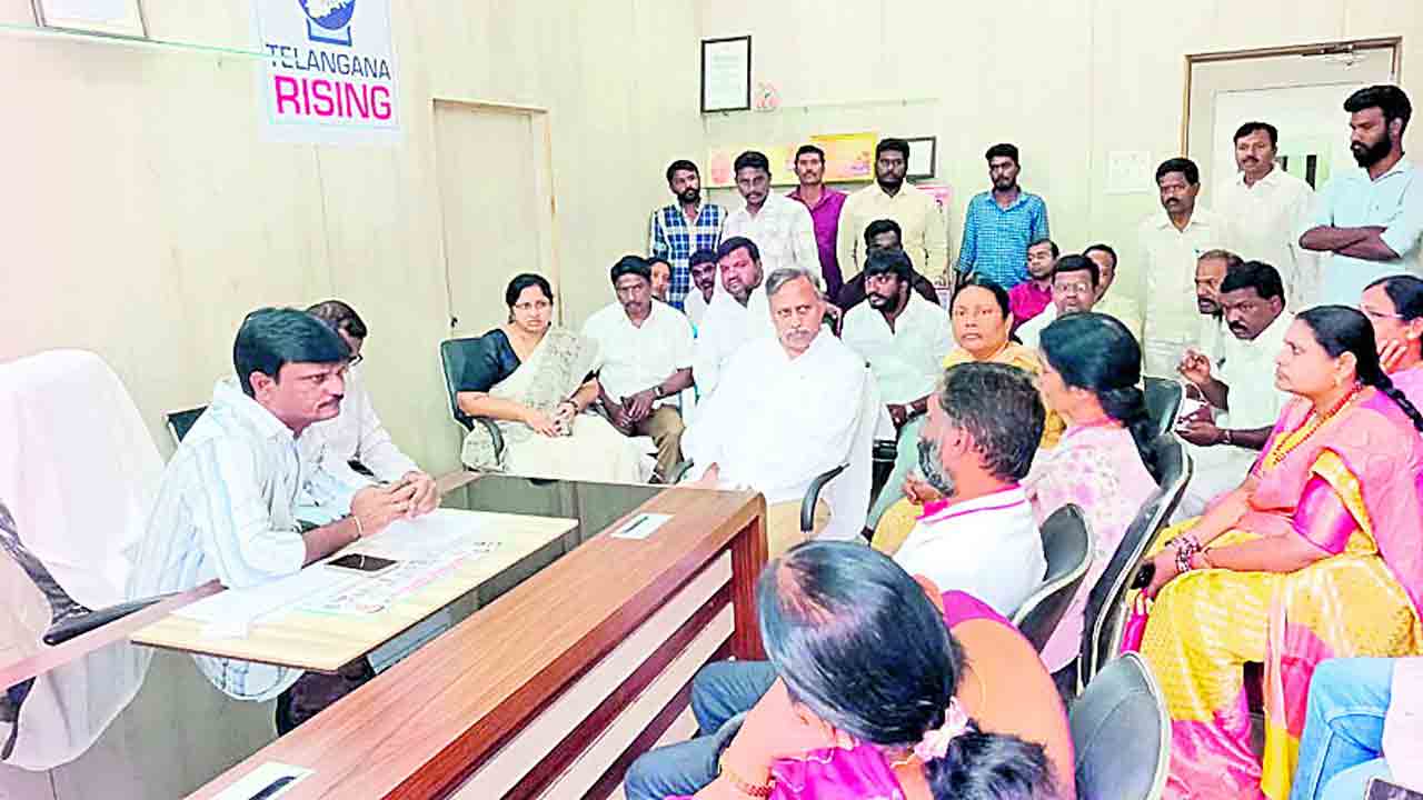 రద్దు రగడ.. ఆరు జిల్లాలను విలీనం చేస్తారంటూ పుకార్లు