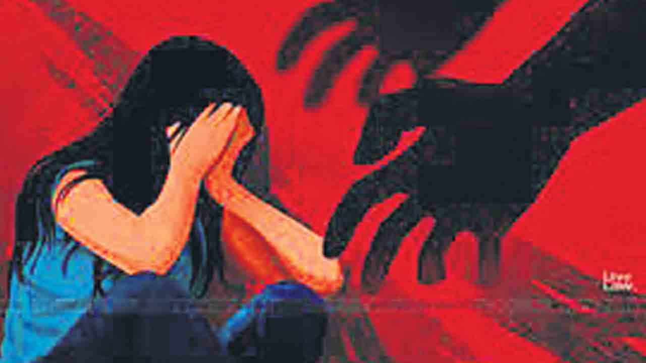 బంధువులే కామాంధులు.. !