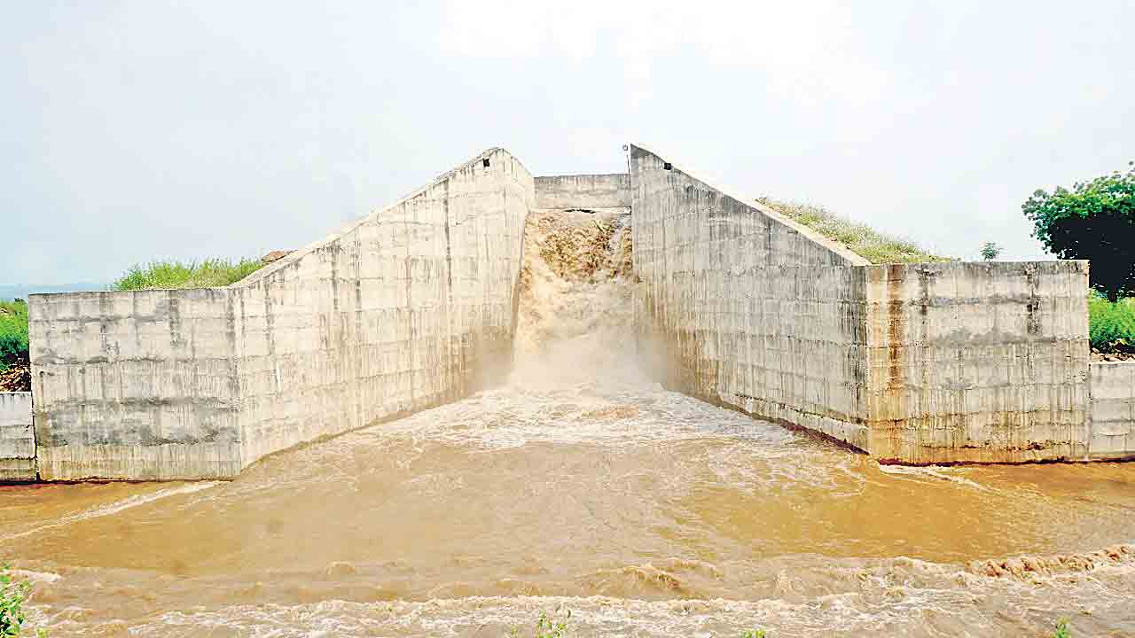 చనాక-కొరాట కేసీఆర్‌ ఘనతే!