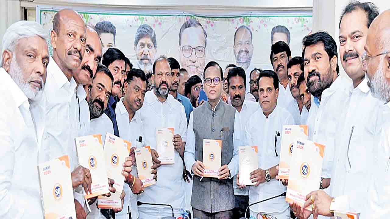 రెండేండ్లుగా సమస్యలు పరిష్కరించలే..