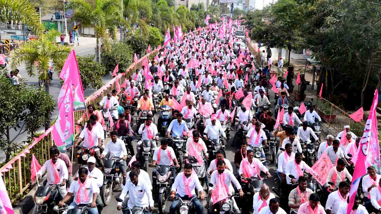 కేటీఆర్‌కు బ్రహ్మరధం