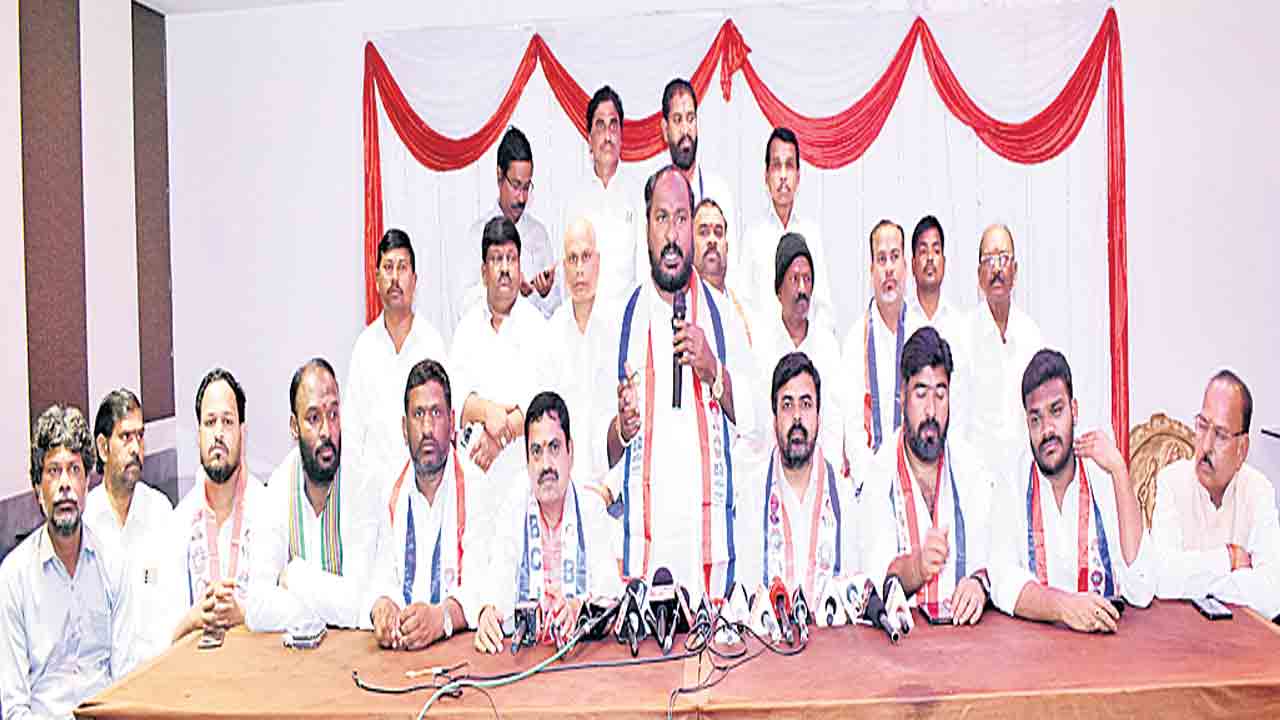 మున్సిపల్‌ ఎన్నికల్లో 56% టికెట్లు ఇవ్వాలి