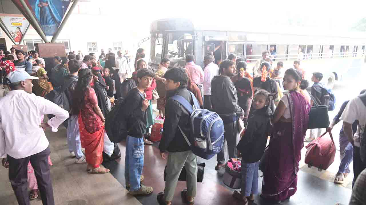 దారులన్నీ పల్లెలకే..!