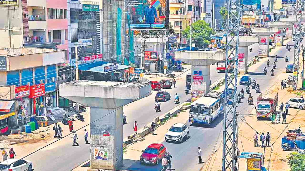 Narapally Flyover | నారపల్లి ఫ్లైఓవర్‌.. నత్తకు నకలు.. ఎనిమిది ఏండ్లుగా నిర్మాణ దశలోనే!
