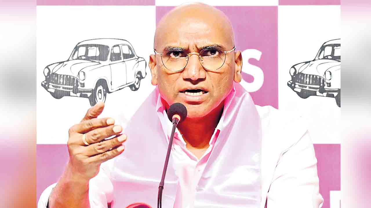 దోపిడీని ప్రశ్నించినందుకే హరీశ్‌రావుకు నోటీసులు