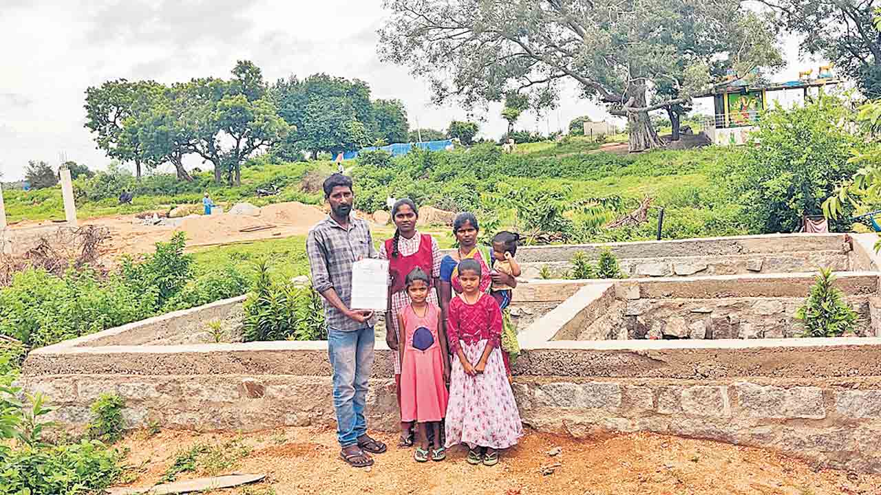 Indiramma Illu | జాగ లేనోళ్లకు ఇండ్లు ఇచ్చుడు లేనట్టే.. స్థలాలు గుర్తిస్తే ఇండ్లు ఇస్తామంటున్న మంత్రి