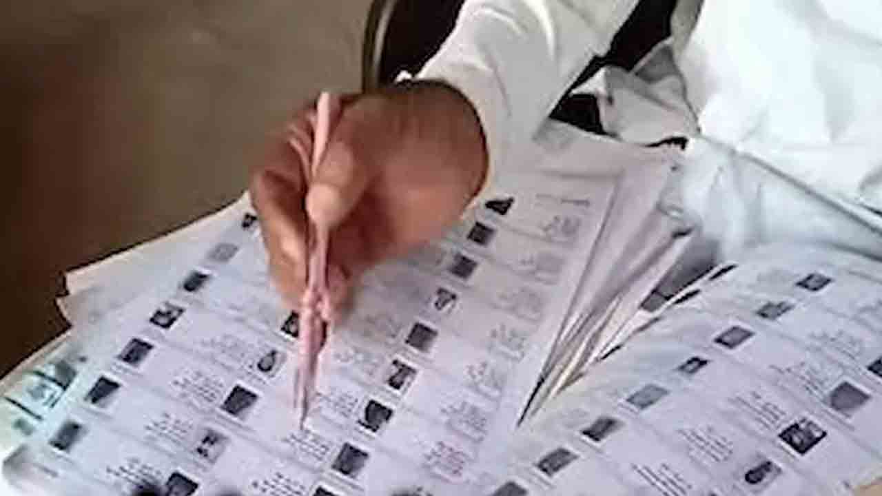 యూపీలో 2.8 కోట్ల మంది ఓటర్లు తొలగింపు