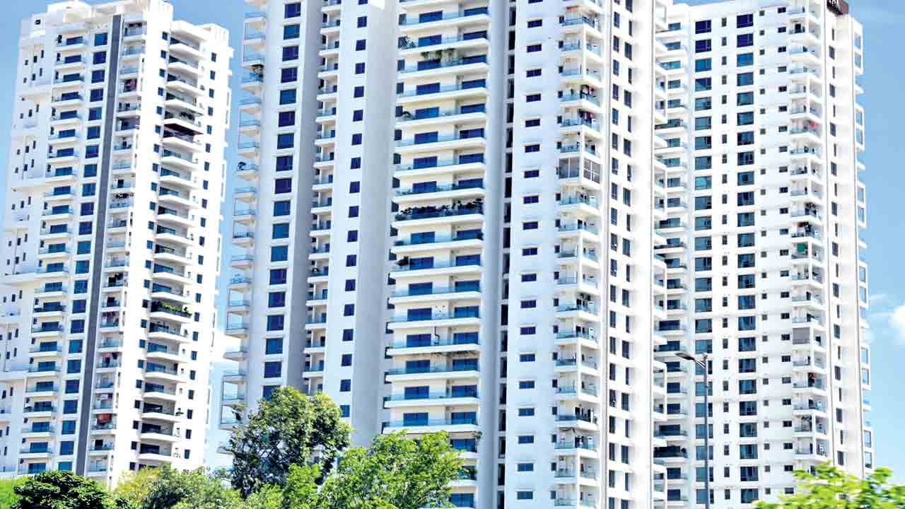 ఆకాశహార్మ్యాలకు అడ్డగోలుగా అనుమతులు