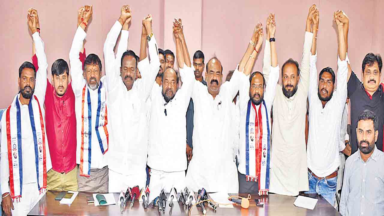 బీసీ వాదాన్ని కోల్డ్‌ స్టోరేజీలో పెట్టే కుట్ర