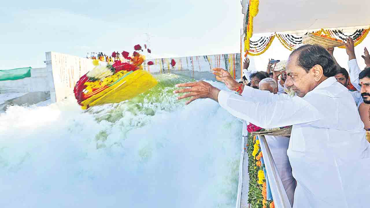 నీళ్లిచ్చిన కేసీఆర్‌పై నిందలా?