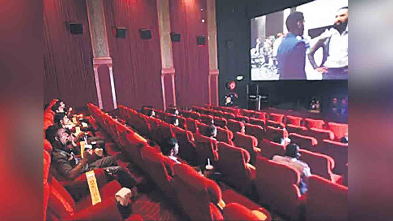 వినోదం పేరుతో దోపిడీ!