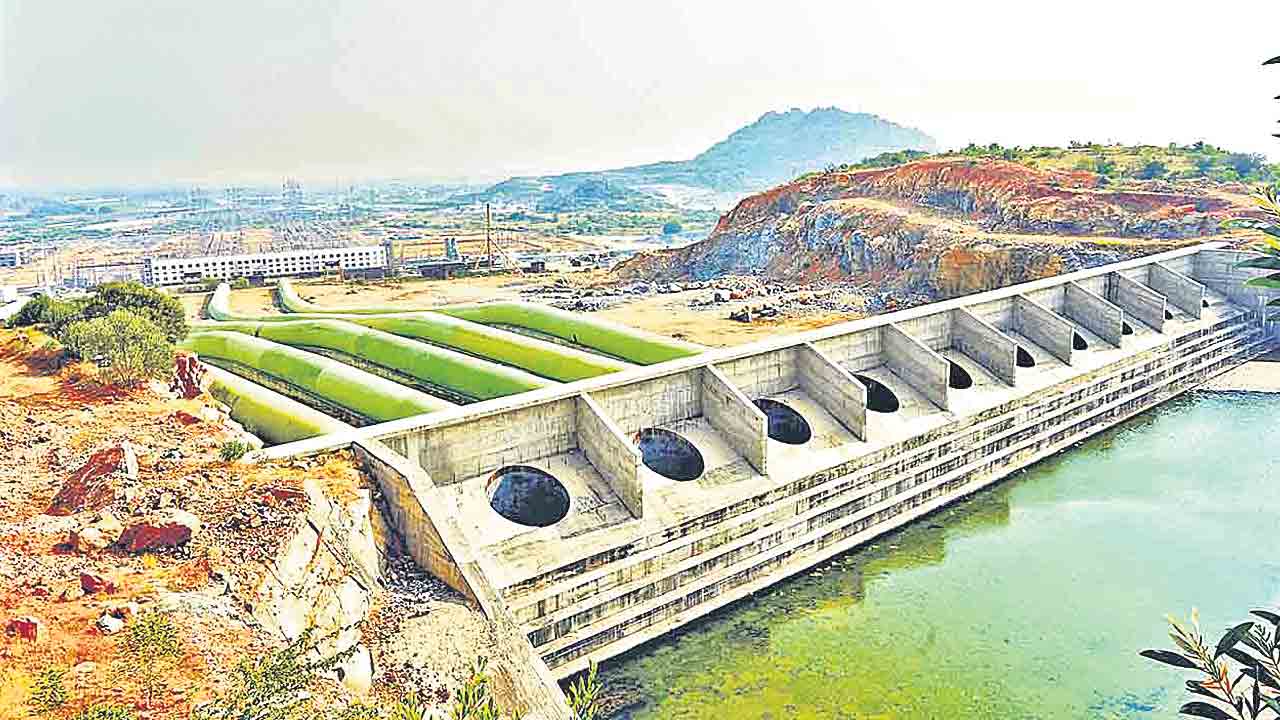 రెండు పార్టీల కనికట్టు.. నీటిహక్కుల తాకట్టు