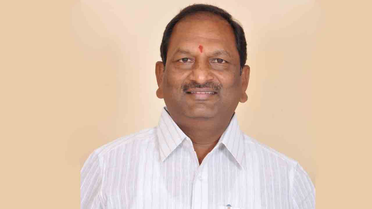 అవినీతిపై ప్రశ్నిస్తే అక్రమ కేసులు