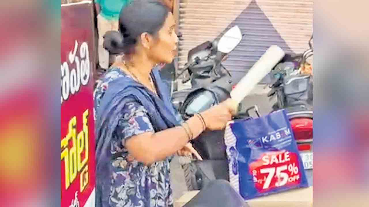 కత్తితో భర్తను వెంబడించిన భార్య