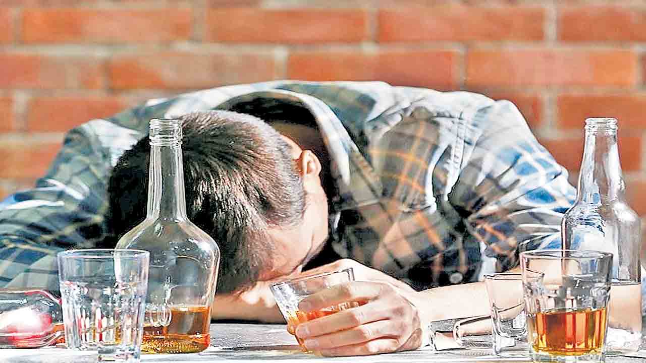 అతిగా మద్యపానం.. పేగులకు దెబ్బ