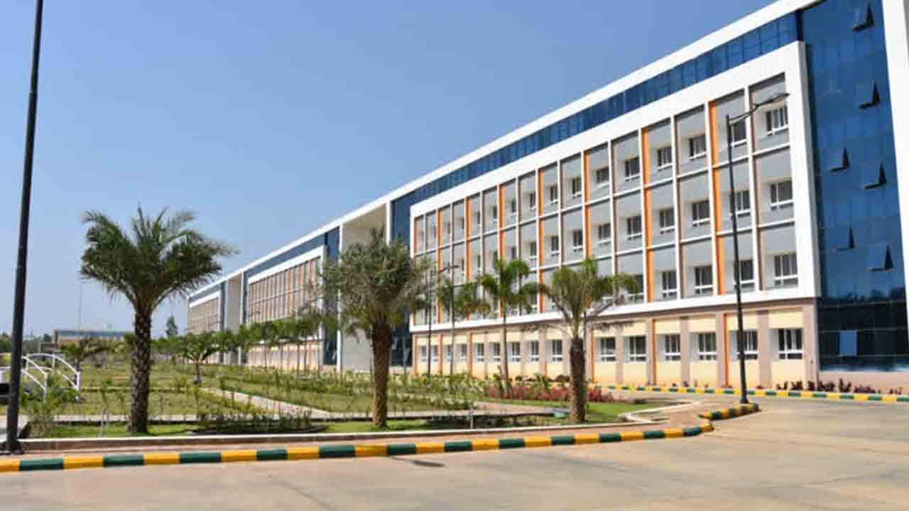 ఉద్యాన వర్సిటీలో అంతా నా ఇష్టం!