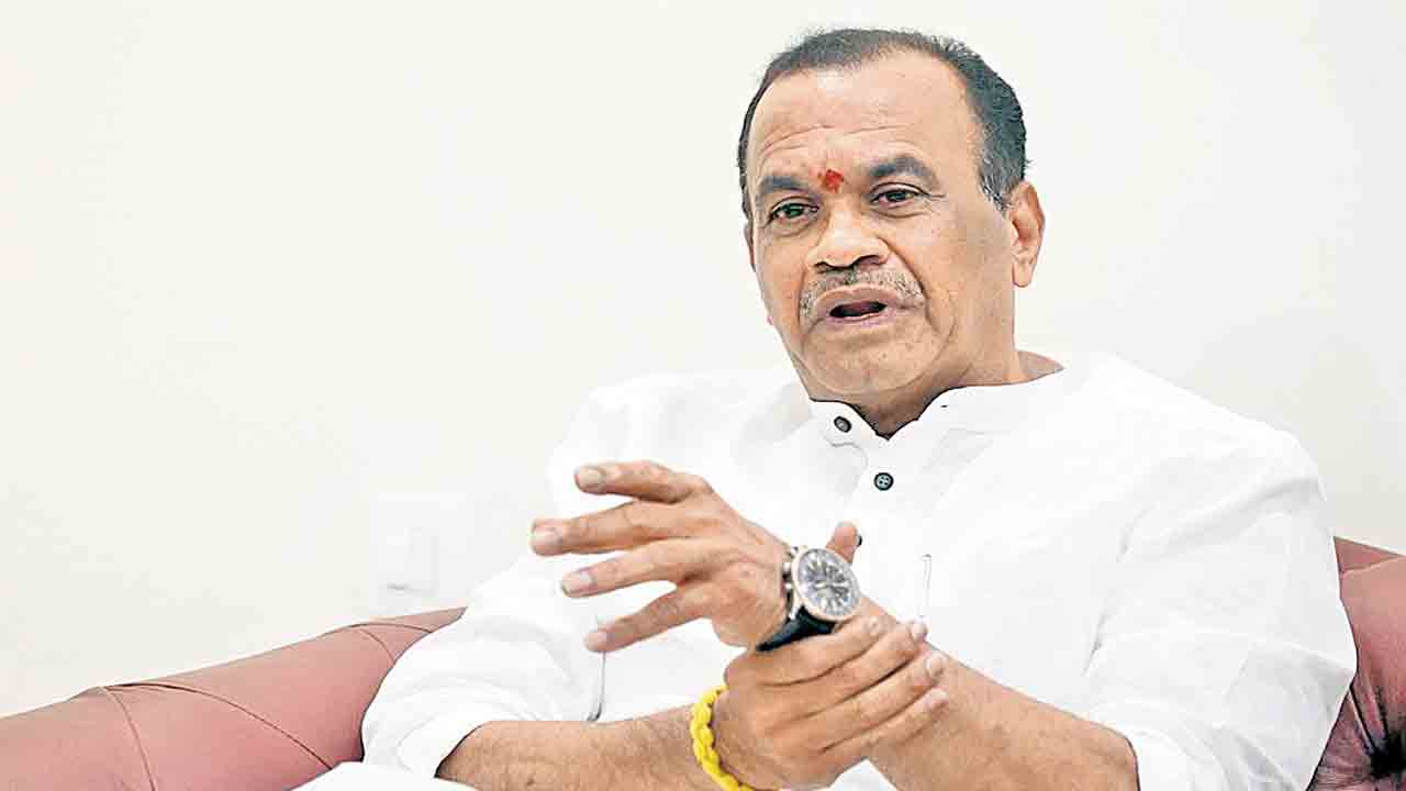 టోల్‌పై ప్రచారాలను పట్టించుకోను : కోమటిరెడ్డి
