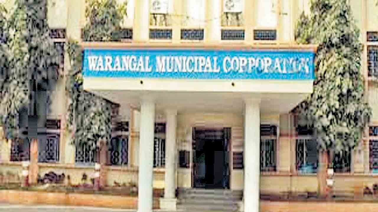 ‘స్థానిక’ పోరులో సమాన అవకాశాలేవీ?