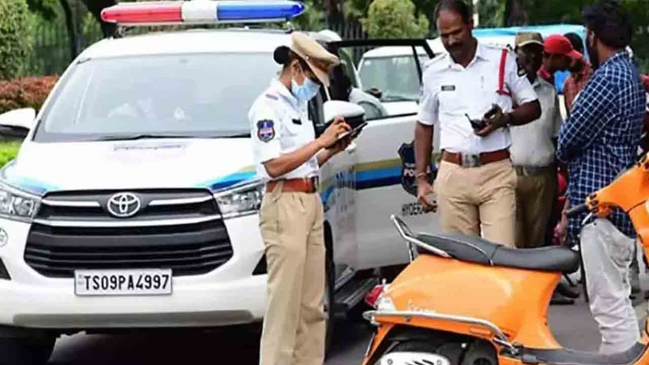 ట్రాఫిక్‌ చలానాలపై బెదిరించొద్దు