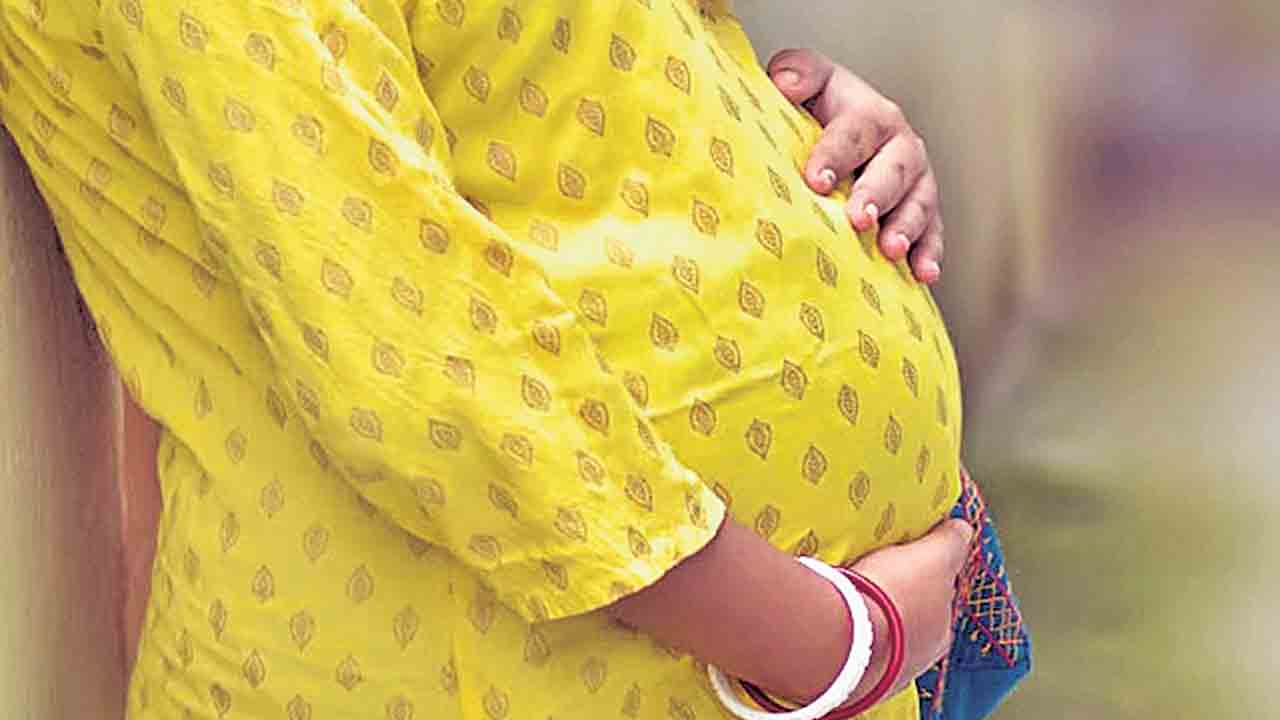 గర్భవతిని చేస్తే 10 లక్షలు.. భంగపడ్డ పురుషులు!