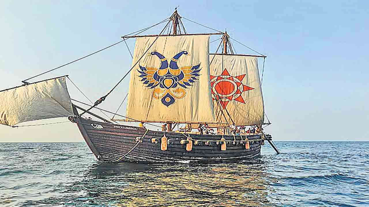 మస్కట్‌ చేరుకున్న ఐఎన్‌ఎస్‌వీ ‘కౌండిన్య’