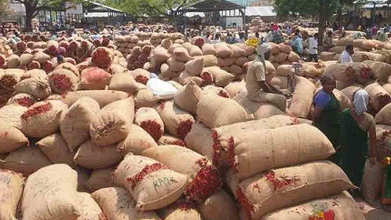 మిర్చి ధరలు పైపైకి