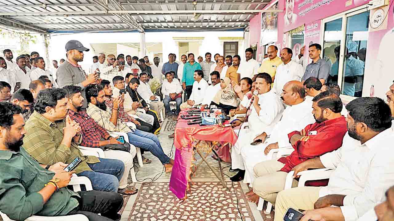 స్టడీ టూర్‌ పేరుతో ప్రజాధనం వృథా