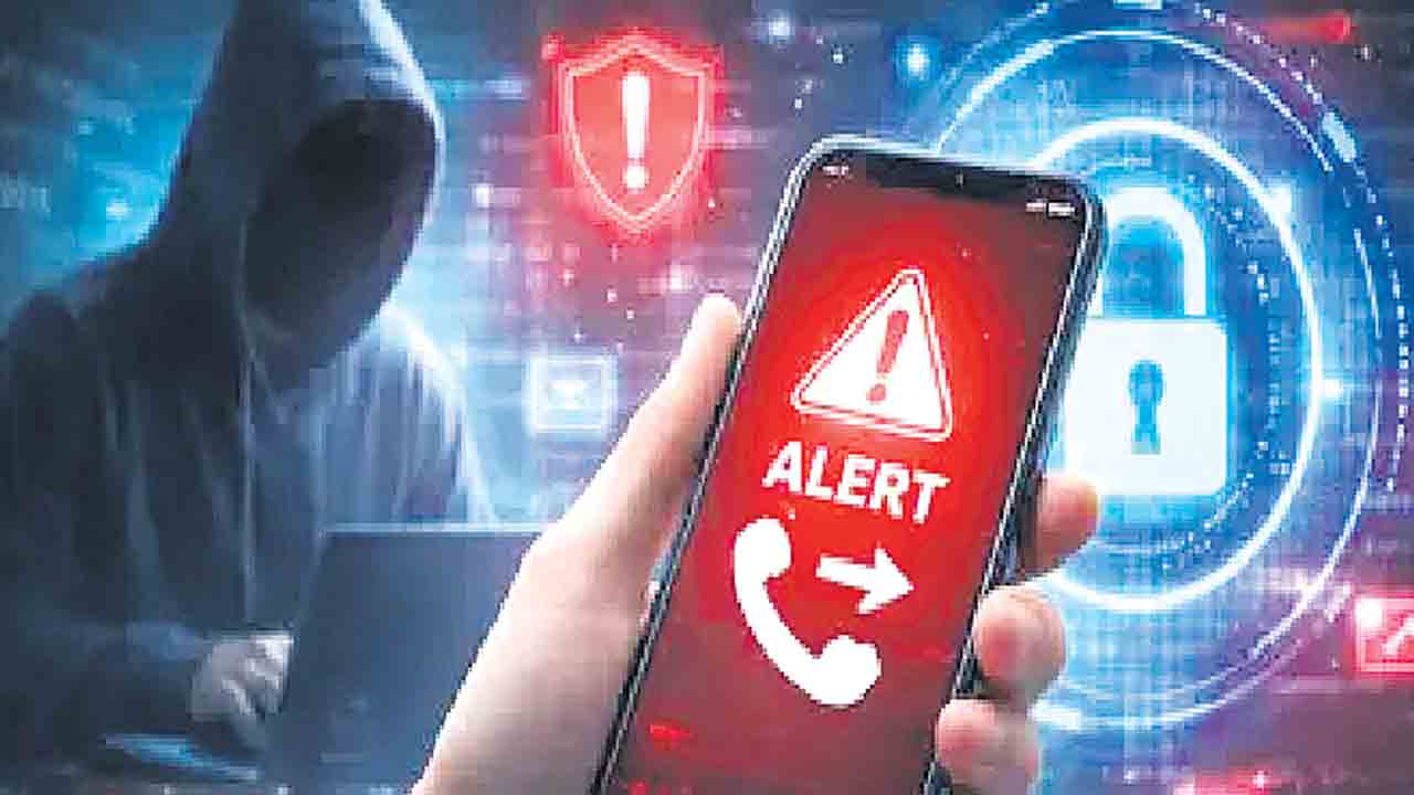 కోడ్‌ అడిగి.. కాల్స్‌ ‘ఫార్వర్డ్‌’ తో టోకరా వేసి..