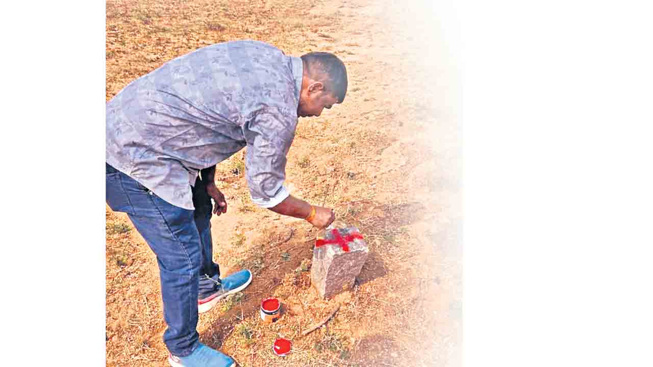 ఫ్యూచర్‌ ముసుగు.. అసైన్డ్‌పై పిడుగు!