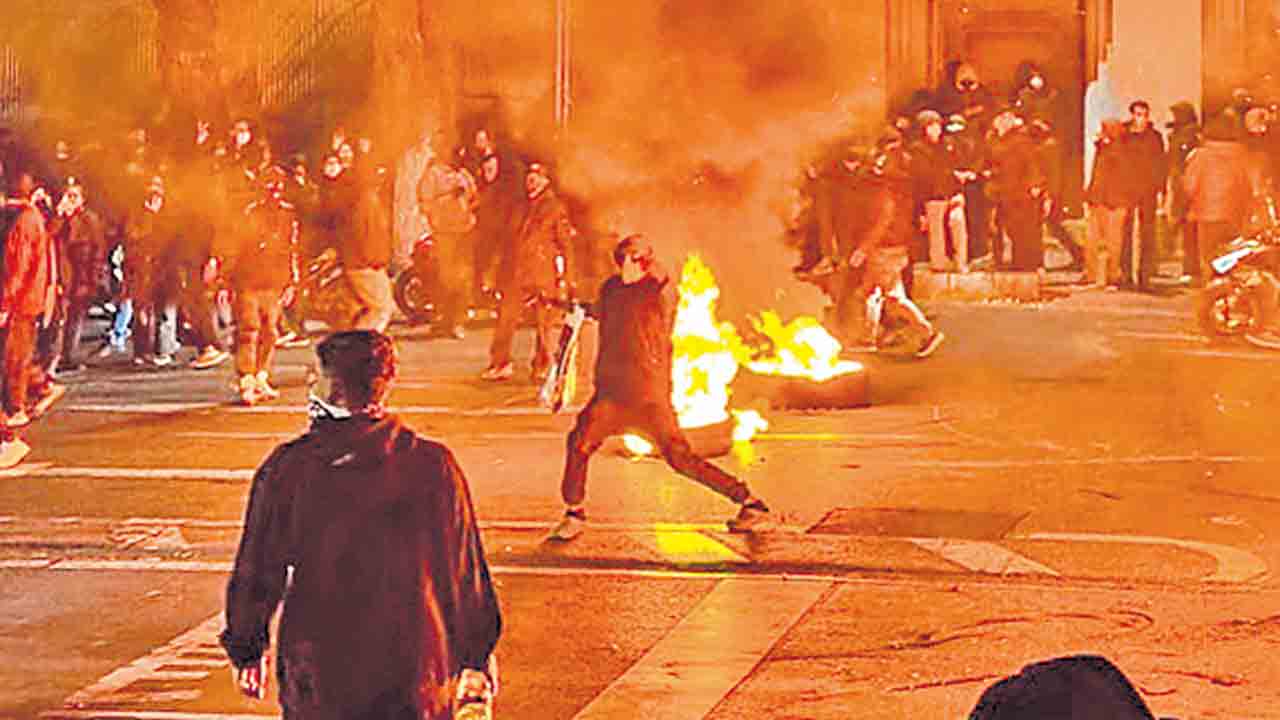 మత రాజ్యం.. మారణ హోమం